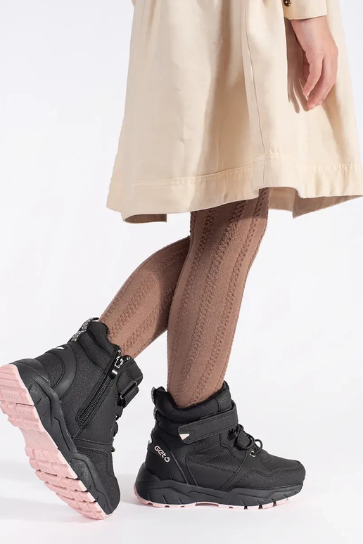 de color negro aislar trzeAiki femenino