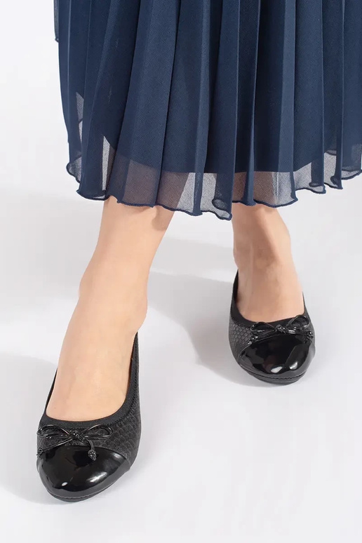 de color negro lacado bailarinas con... de color negro lacado bailarinas con...