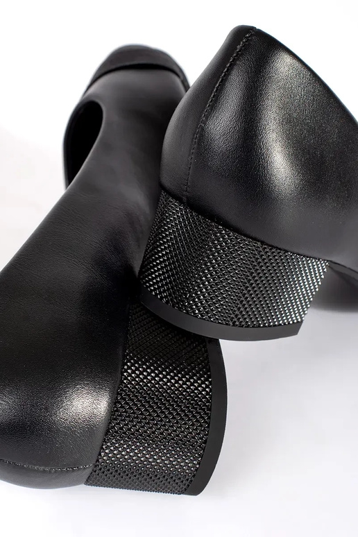 Tacones bajos para mujer de color negro