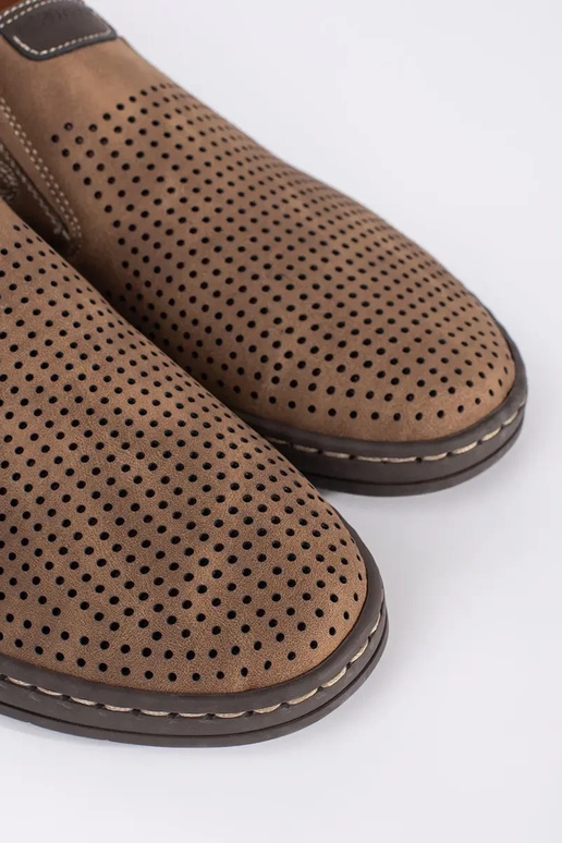 color marrón mocasines calado hombres