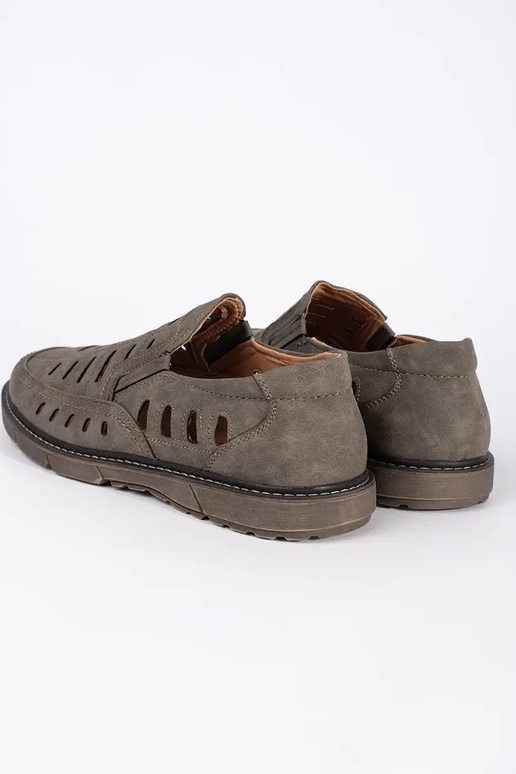 Mocasines perforados de hombre marrones