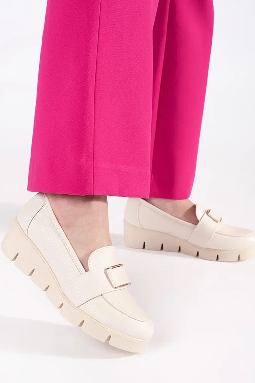 Mocasines azules de ante con cadena