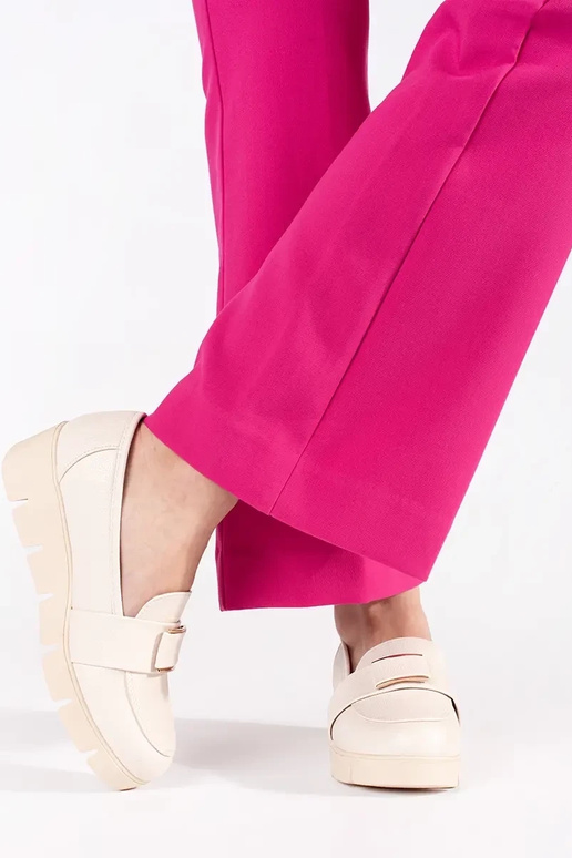 Mocasines azules de ante con cadena