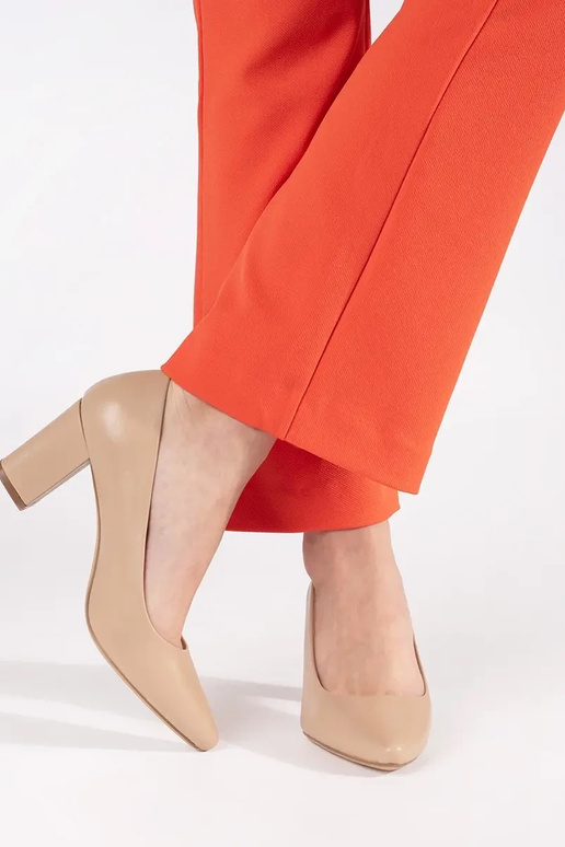 Zapatos de tacón color arena