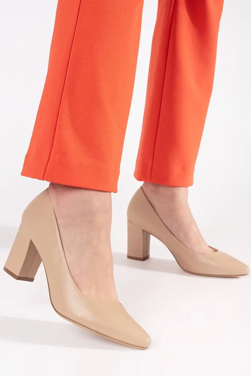 Zapatos de tacón color arena