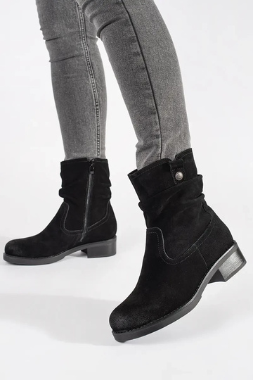 Botines negros con caña... 2