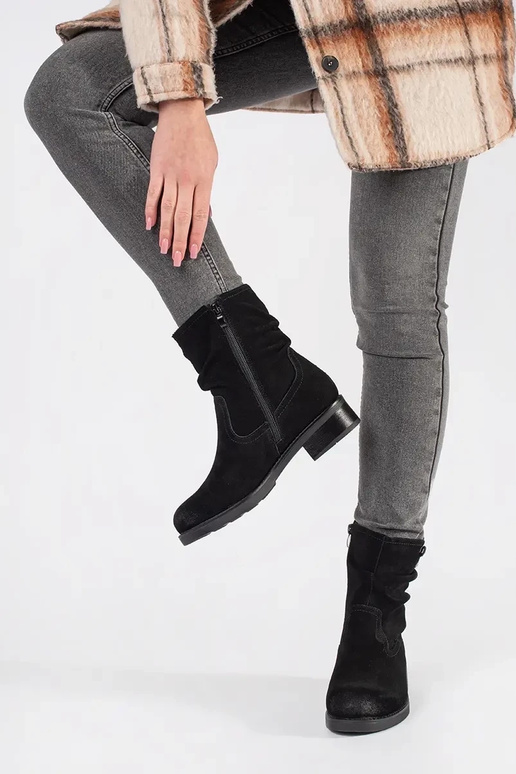 Botines negros con caña arrugada de...