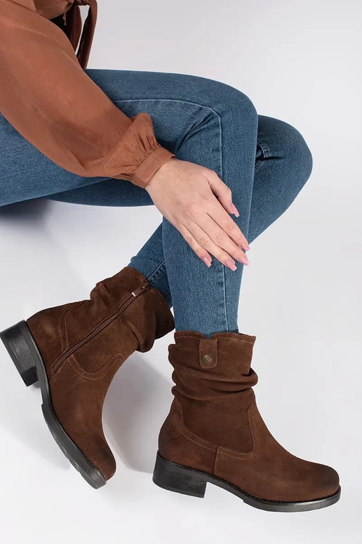 Botines marrones con caña arrugada de...