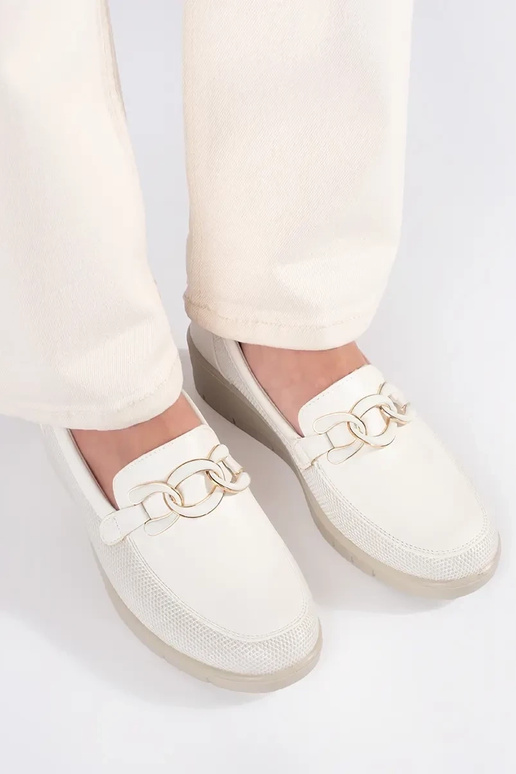 Zapatos bajos blancos con plataforma...