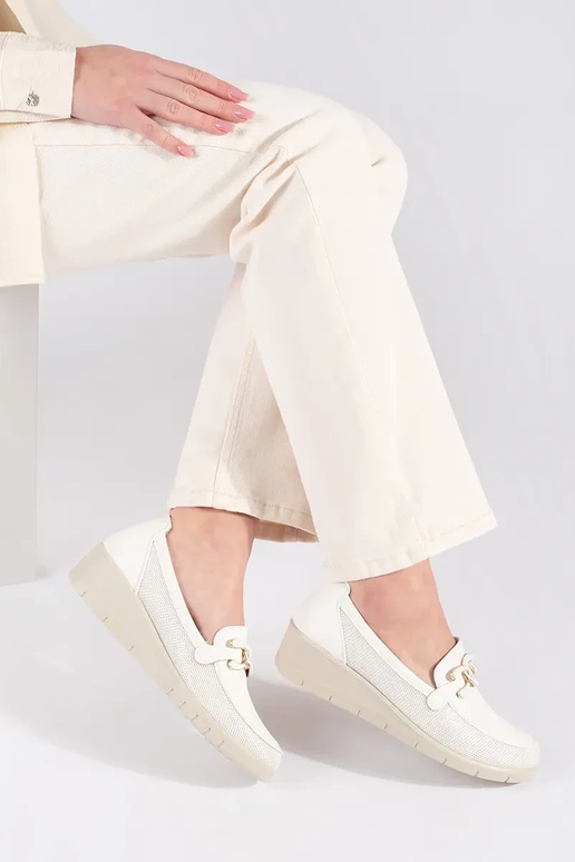 Zapatos bajos blancos con plataforma...