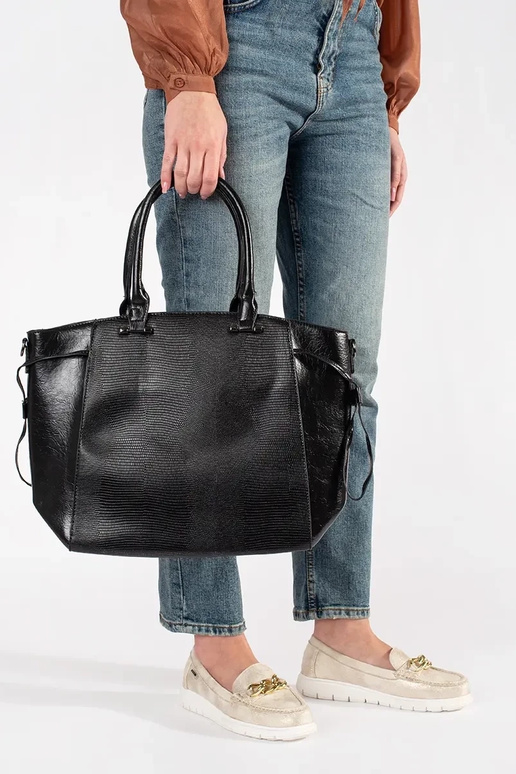 Bolso grande negro con correa adicional