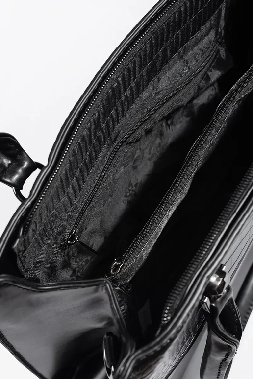 Bolso negro de tamaño mediano bandolera