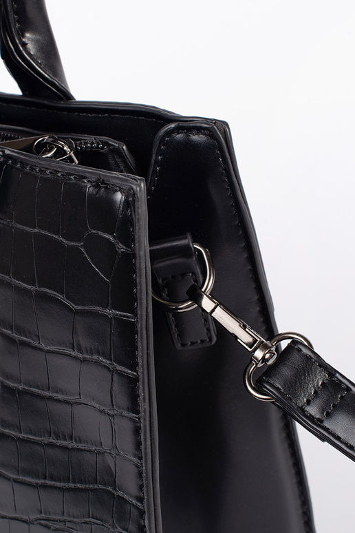 Bolso negro de tamaño mediano bandolera