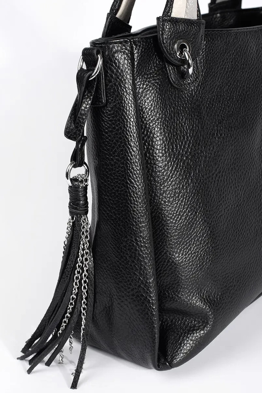 Bolso negro de mujer con cremallera
