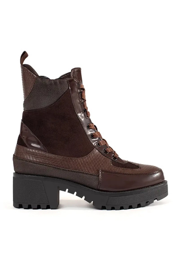 Zapatos burdeos con...