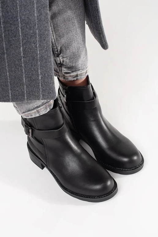 Zapatos negros de tacón bajo con...