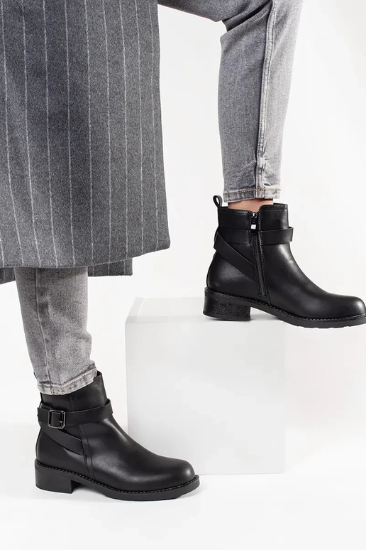 Zapatos negros de tacón bajo con...