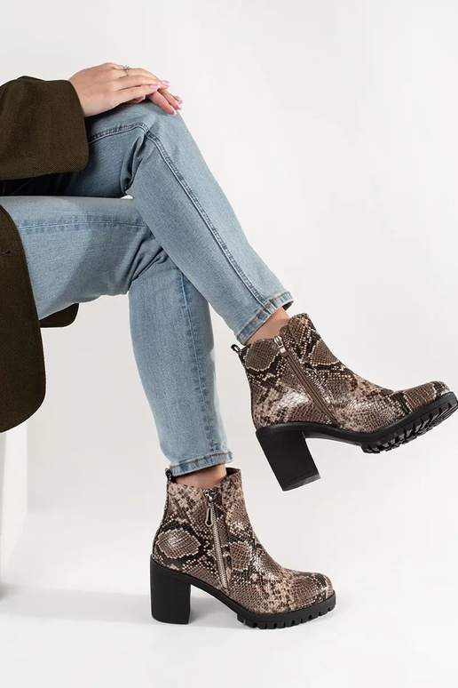 Zapatos con tacón y estampado de...