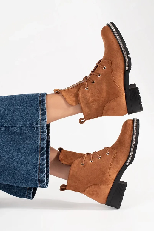 Zapatos marrones con cordones