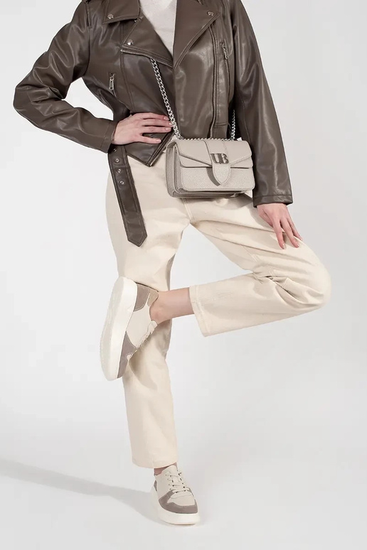 Bolso pequeño color marfil para mujer...