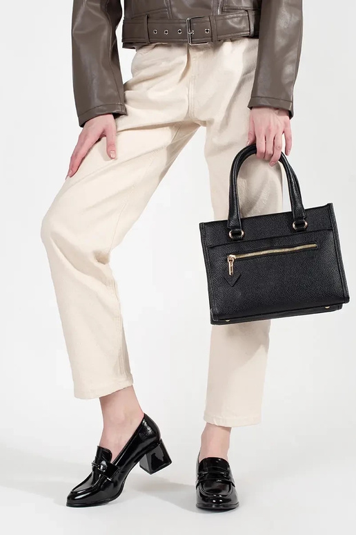 Bolso negro con cremallera