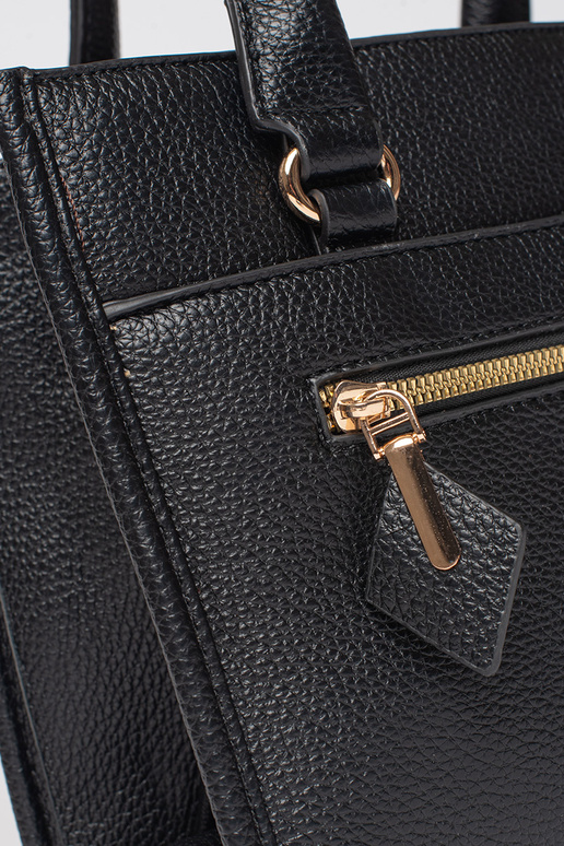 Bolso negro con cremallera