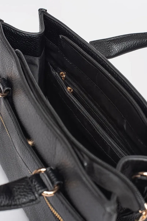 Bolso negro con cremallera