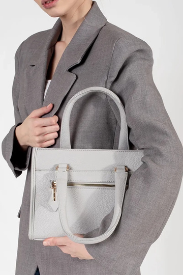 Bolso gris con cremallera 2