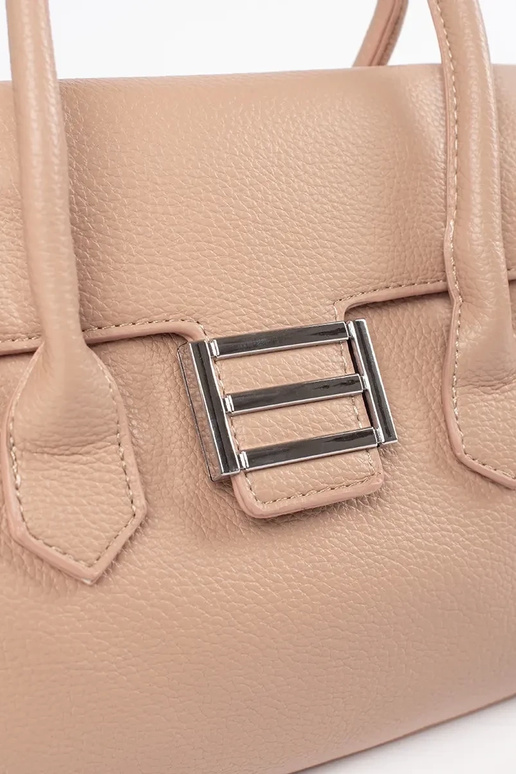 Bolso de mano color beige brillante...