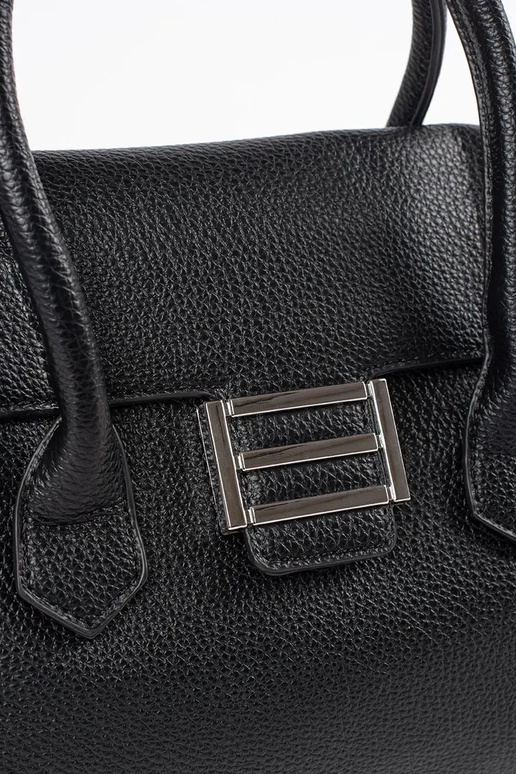 Bolso negro de mujer con tiras