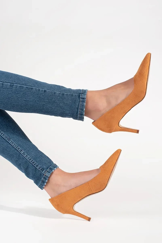 Tacones altos marrones