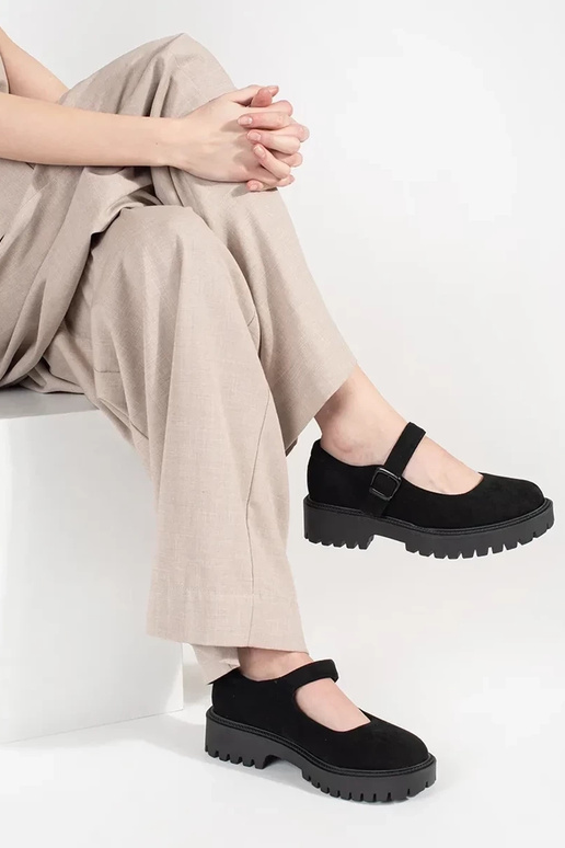 Mocasines de color negro con... Mocasines de color negro con...