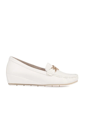 Mocasines de color blanco...