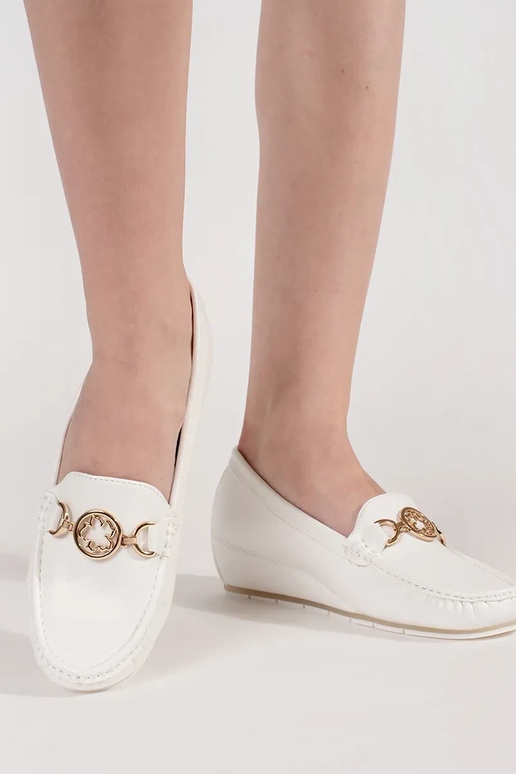 Mocasines de color blanco con cuña y...
