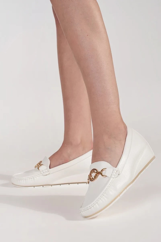 Mocasines de color blanco con cuña y...