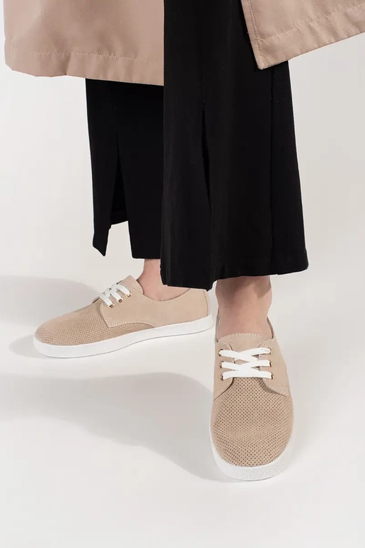 Zapatillas deportivas caladas color... Zapatillas deportivas caladas color...