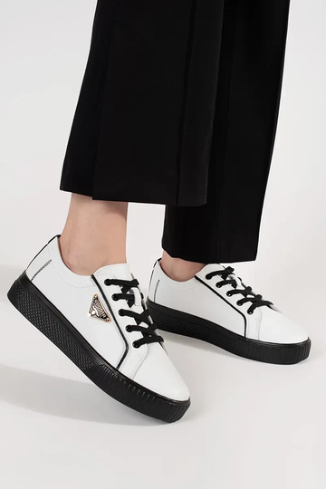 Zapatillas modelo Sneakers... 2