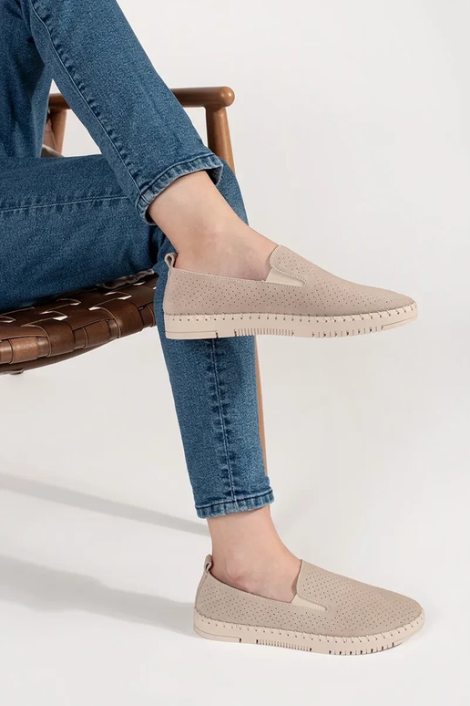 Mocasines de color arena de cuero ligero Mocasines de color arena de cuero ligero