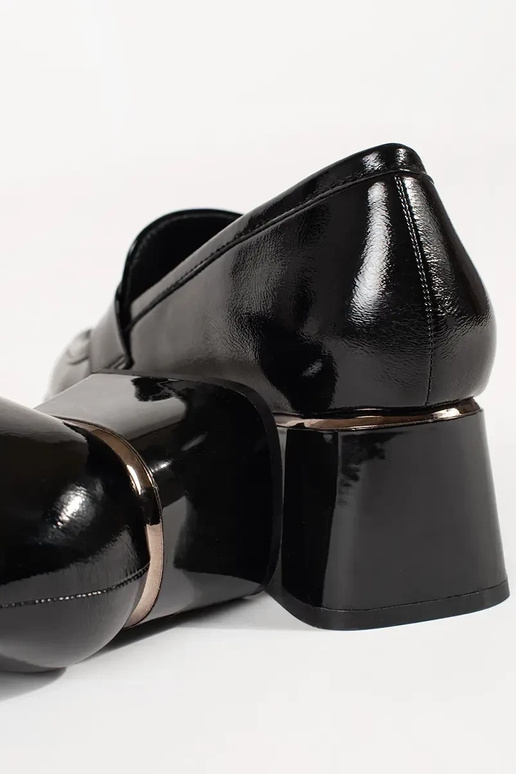 Zapatos de mujer color negro con tacones