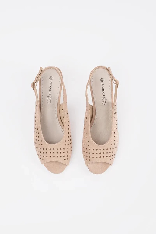 Sandalias de color arena de tacón bajo