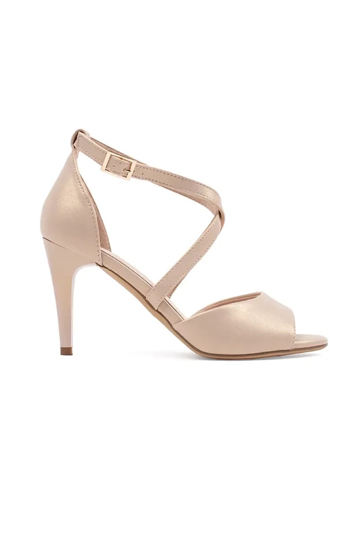 Sandalias cómodas blancas de cuña