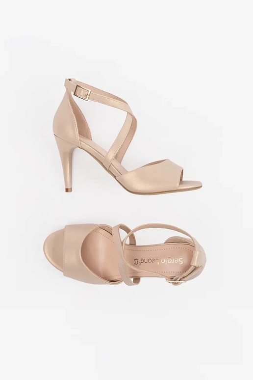 Sandalias cómodas blancas de cuña