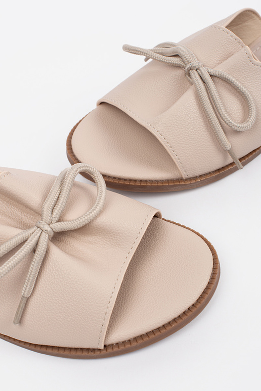 Chanclas beige de mujer con lazo Chanclas beige de mujer con lazo