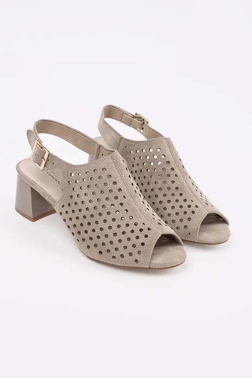 sandalias color arena con tacones de...