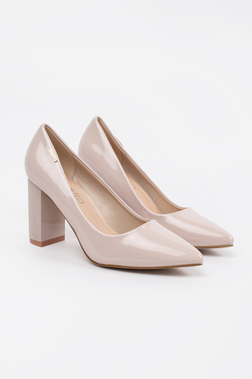 Tacones lustrados color arena 2