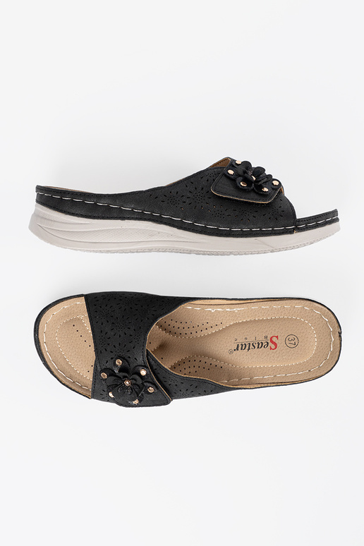 Zapatillas de mujer con flores... Zapatillas de mujer con flores...