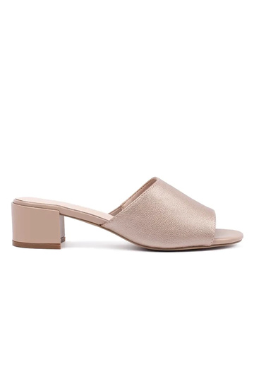 Pantuflas color arena de...