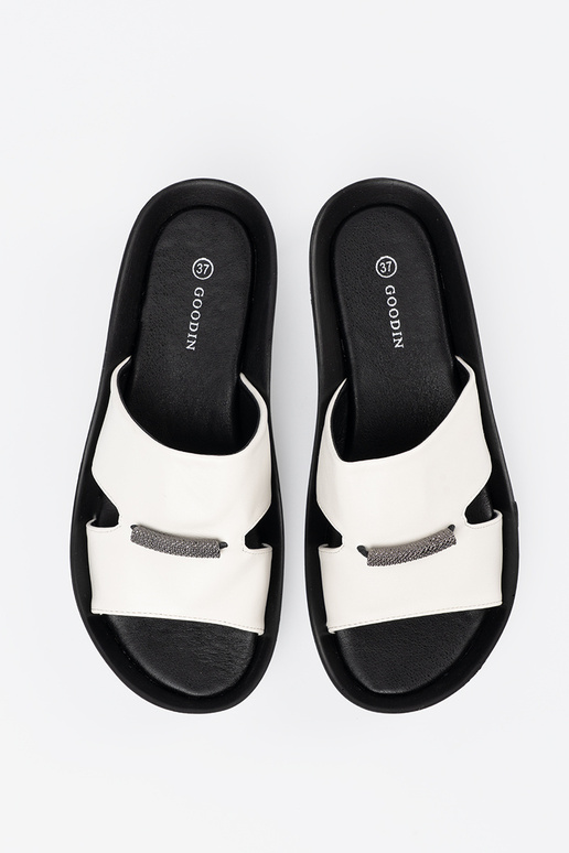 Zapatillas blanco-negro de cuña baja