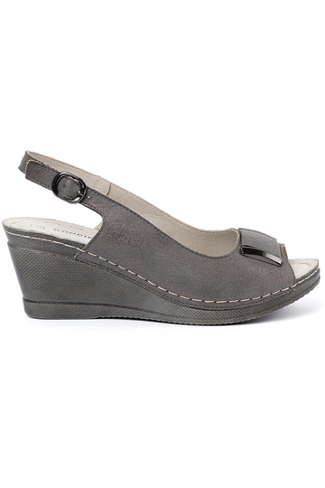 Sandalias grises con cuña...