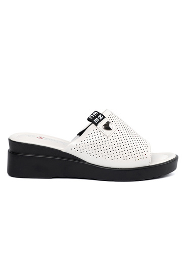 Zapatillas perforadas con...